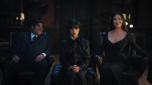 assets/luis-guzm-n-jenna-ortega-and-catherine-zeta-jones-in-wednesday.jpeg