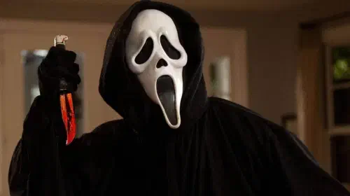 assets/ghostface-holds-a-knife-in-scream.jpeg