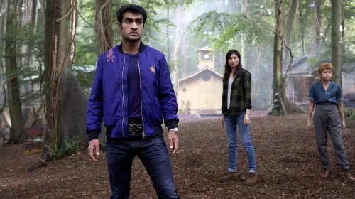 assets/kumail-nanjiani-and-gemma-chan-in-eternals.jpeg