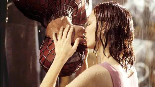 assets/mary-jane-and-spider-man-kiss-in-2002-s-spider-man.jpeg