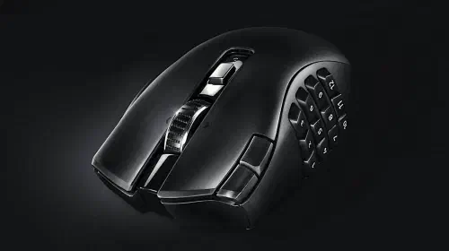 assets/Razer-Naga-V2-HyperSpeed-gaming-mouse-deal-1.jpeg