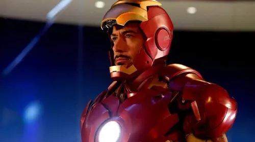 assets/robert-downey-jr-in-his-suit-in-iron-man.jpeg