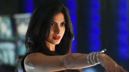 assets/emeraude-toubia-as-izzy-lightwood-in-shadowhunters.jpeg