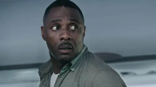 assets/idris-elba-in-hijack.jpeg