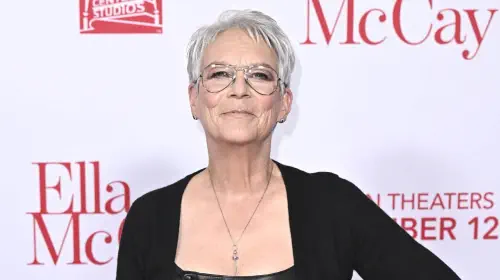 assets/jamie-lee-curtis-world-premiere-of-ella-mccay-in-los-angeles.jpeg