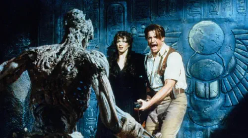 assets/brendan-fraser-and-rachel-weisz-being-attacked-by-a-mummy-in-the-mummy.jpeg