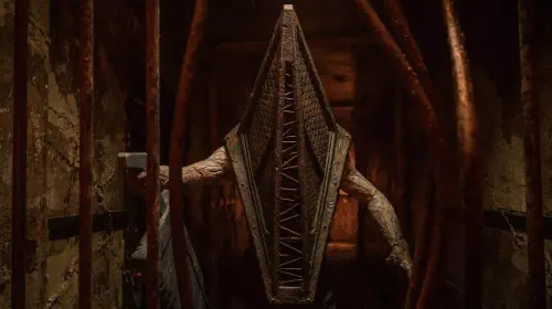assets/pyramid-head-return-to-silent-hill.jpeg