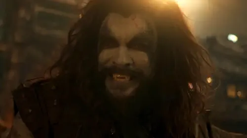 assets/jason-momoa-grinning-as-lobo-in-supergirl.jpeg