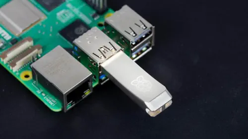 assets/Raspberry-Pi-Flash-Drive-1.jpeg