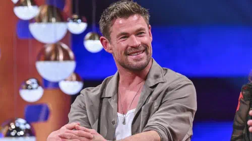 assets/crime-101-star-chris-hemsworth-at-the-graham-norton-show.jpeg