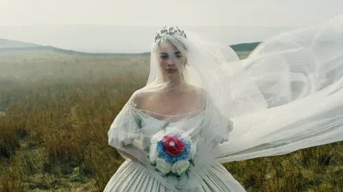 assets/margot-robbie-in-a-wedding-dress-in-wuther-heights-2026.jpeg
