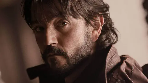 assets/diego-luna-as-cassian-andor-in-star-wars-andor.jpeg