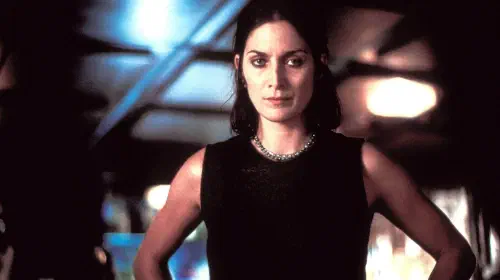 assets/carrie-anne-moss-in-memento.jpeg
