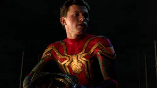 assets/tom-holland-s-spider-man-with-an-artifact-in-no-way-home.jpeg
