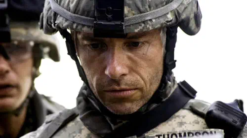 assets/guy-pearce-looking-down-in-the-hurt-locker.jpeg
