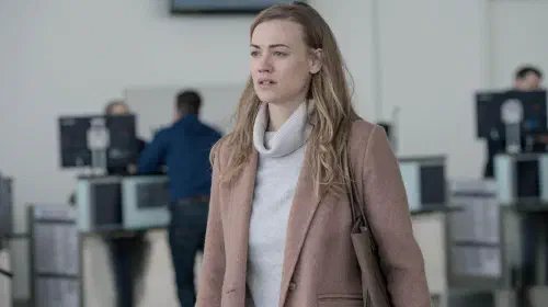 assets/yvonne-strahovski-as-serena-joy-waterford-in-the-handmaid-s-tale.jpeg