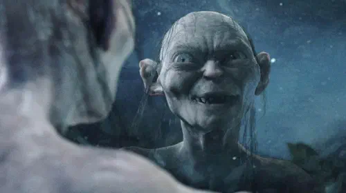 assets/gollum-looking-at-his-reflection-in-lord-of-the-rings.jpeg