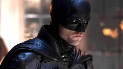 assets/robert-pattinson-in-costume-as-batman.jpeg