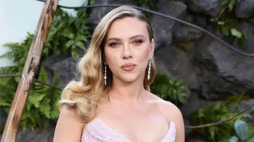 assets/scarlett-johansson-on-the-red-carpet-of-jurassic-world-rebirth-world-premiere.jpeg