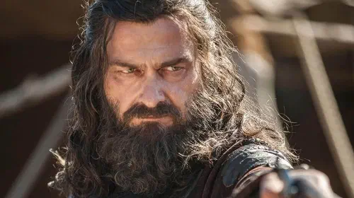 assets/ray-stevenson-as-blackbeard-in-black-sails-1.jpeg