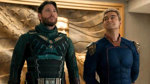 assets/homelander-looking-at-his-father-soldier-boy-in-the-boys-season-5.jpeg