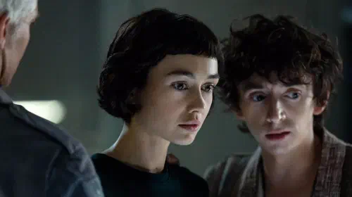 assets/kirsh-wendy-and-boy-kavalier-in-alien-earth.jpeg