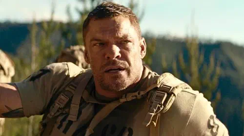 assets/alan-ritchson-in-war-machine.jpeg