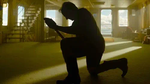 assets/tom-cruise-in-digger-1.jpeg