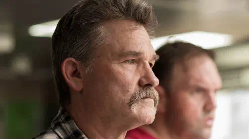 assets/kurt-russell-and-ethan-suplee-in-deepwater-horizon.jpeg