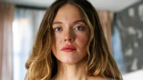 assets/sydney-sweeney-is-tearing-up-in-the-housemaid.jpeg