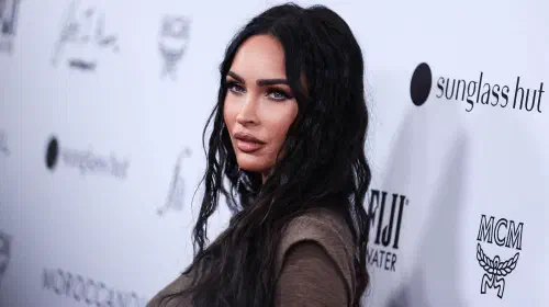 assets/megan-fox-at-an-event.jpeg