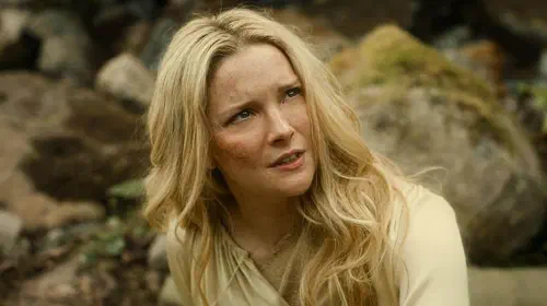 assets/morfydd-clark-as-revived-galadriel-in-the-rings-of-power.jpeg