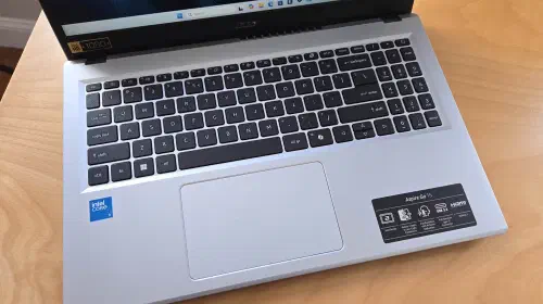 assets/Acer-Aspire-Go-15-keyboard.jpeg