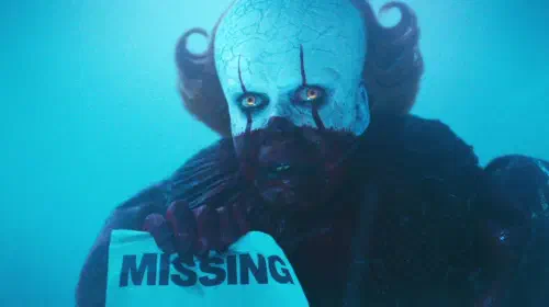 assets/it-welcome-to-derry-pennywise-bill-skarsgard.jpeg