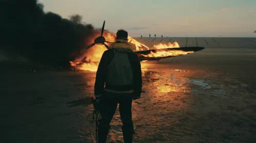 assets/tom-hardy-in-dunkirk-war-action-movie-world-war-2-movie-christopher-nolan-masterpiece-streaming-hbo-max.jpeg