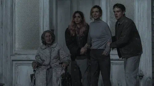 assets/evil-dead-burn-family.jpeg