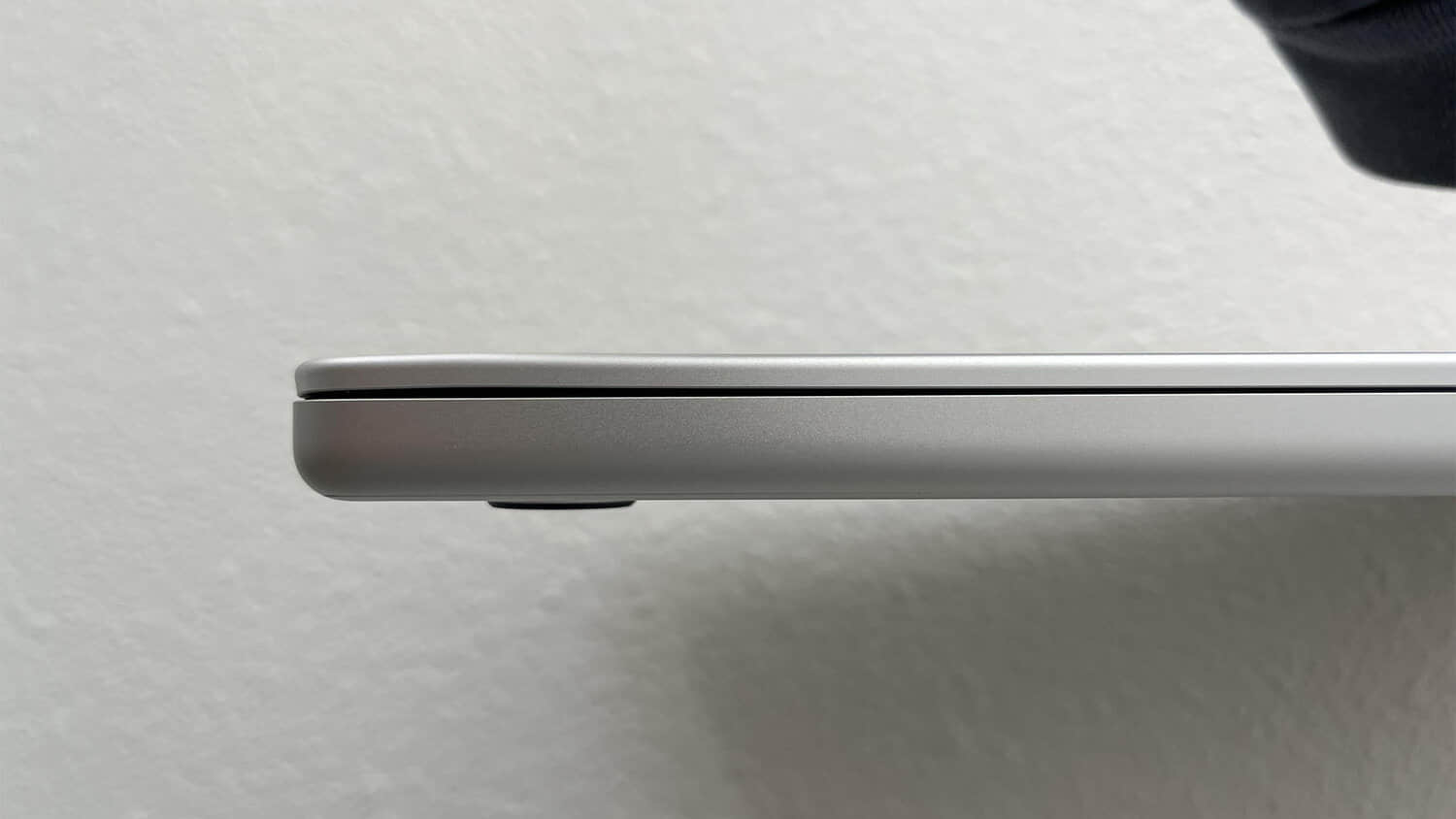 Damaged-MacBook-when-taking-through-airport-security.jpeg