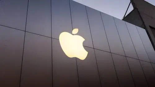 assets/Apple-1-1-scaled.jpeg
