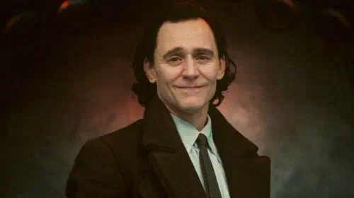 assets/tom-hiddleston-smiling-in-loki-season-2-episode-6.jpeg