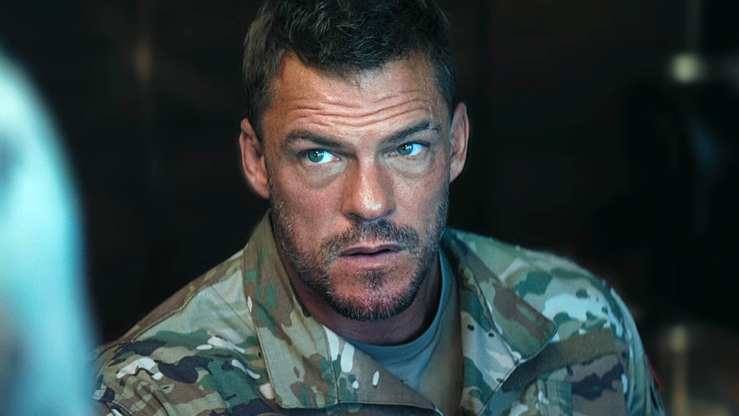 alan-ritchson-s-83-is-looking-at-his-commander-in-war-machine.jpeg