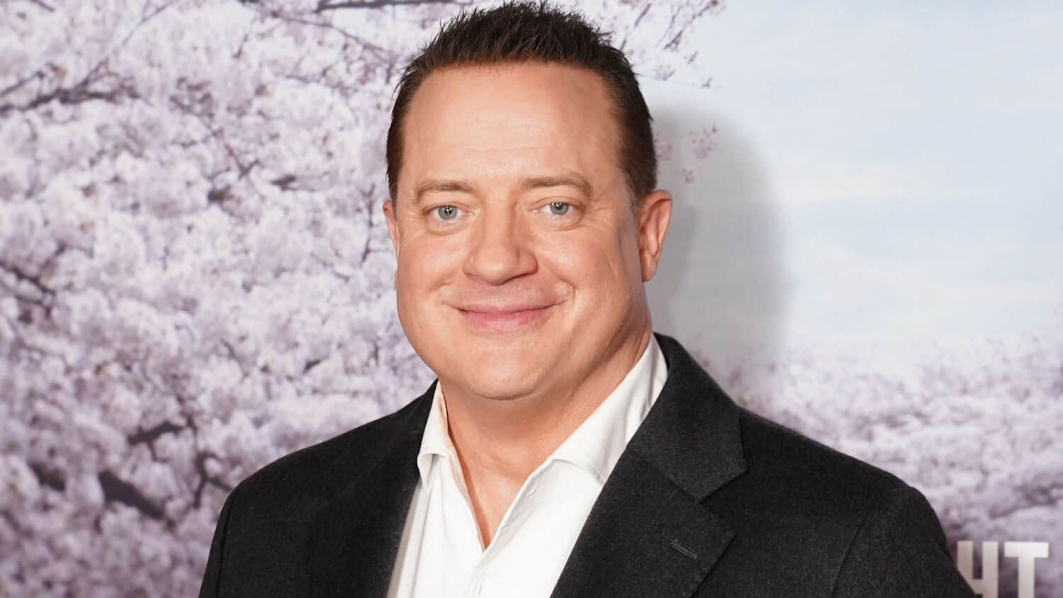 brendan-fraser-smiling-at-the-rental-family-red-carpet.jpeg