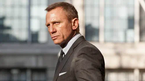 assets/skyfall_30194b6b.jpeg
