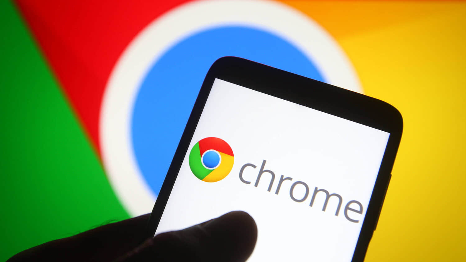Chrome-logo-on-phone-in-front-of-Chrome-logo-on-screen.jpeg