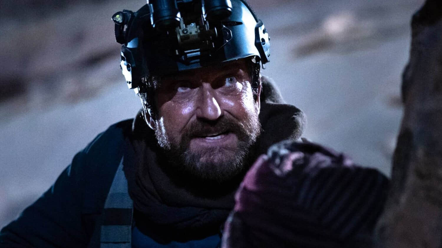 gerard-butler-in-kandahar.jpeg