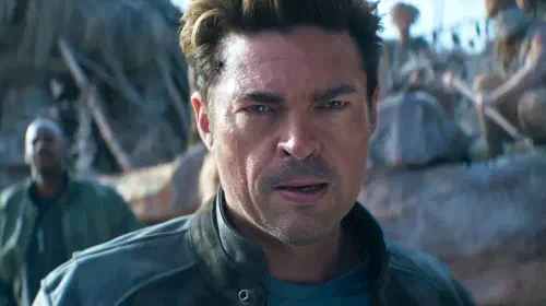 assets/johnny-cage-makes-an-intense-grimace-in-mortal-kombat-2.jpeg