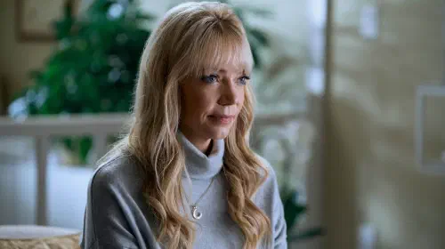 assets/riki-lindhome-as-valerie-kinbott-in-season-1-of-wednesday.jpeg