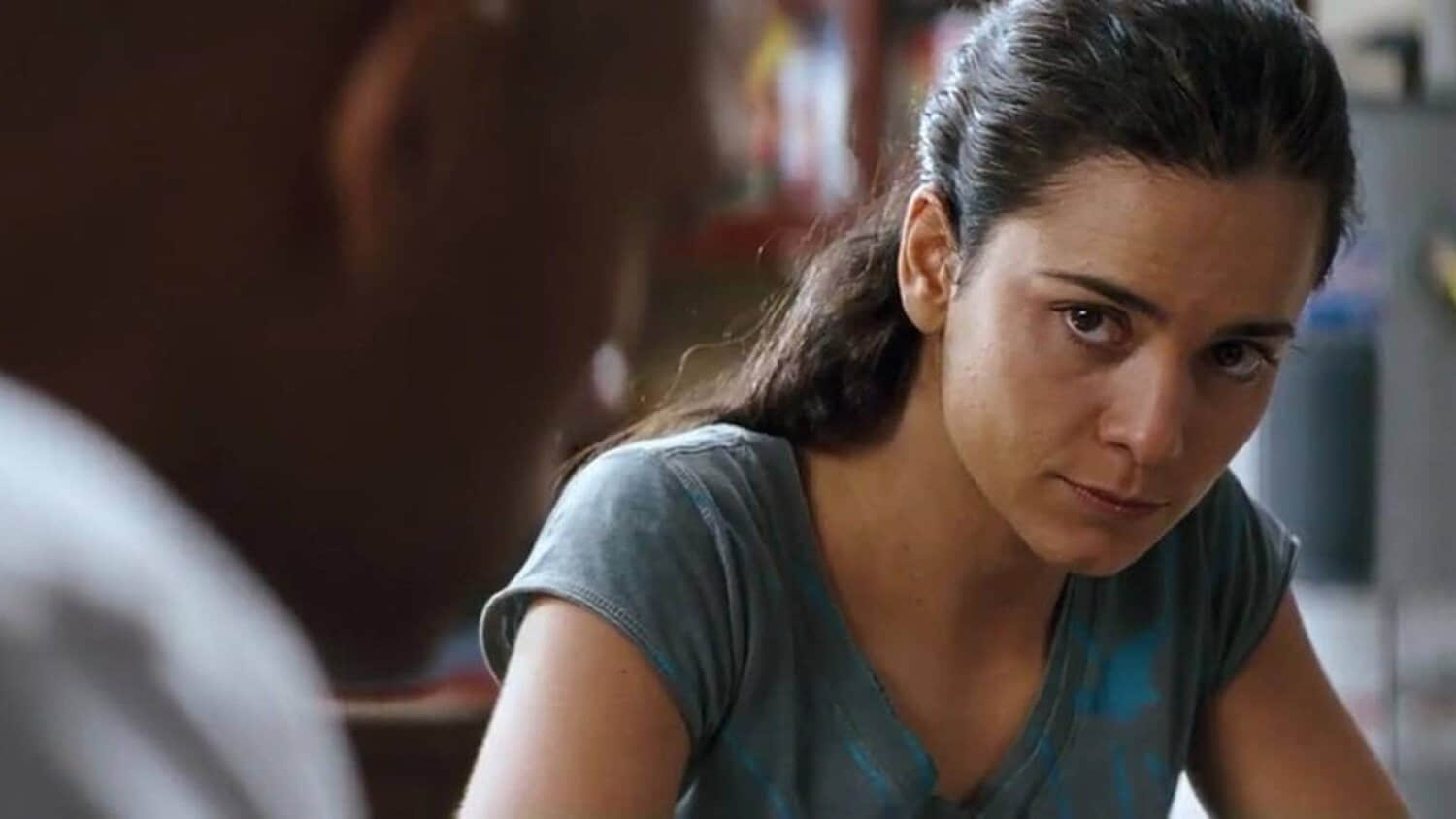alice-braga-and-will-smith-in-i-am-legend.jpeg