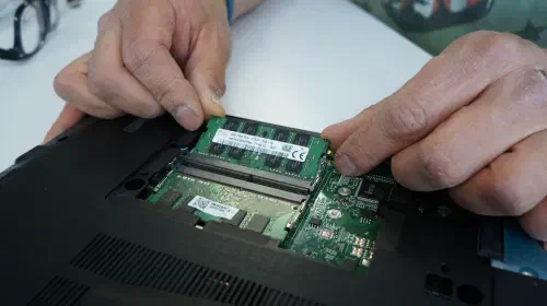 assets/Acer-Aspire-E15-installing-RAM-at-an-angle.jpeg