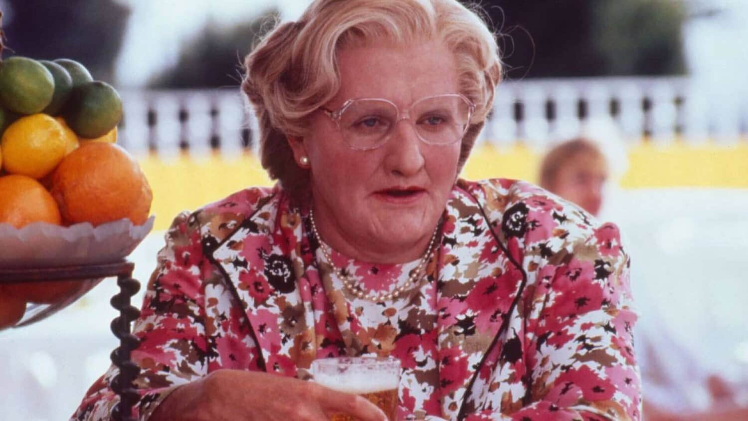 robin-williams-as-a-womn-in-mrs-doubtfire.jpeg