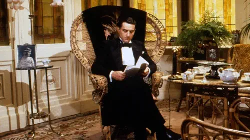 assets/robert-de-niro-in-once-upon-a-time-in-america.jpeg